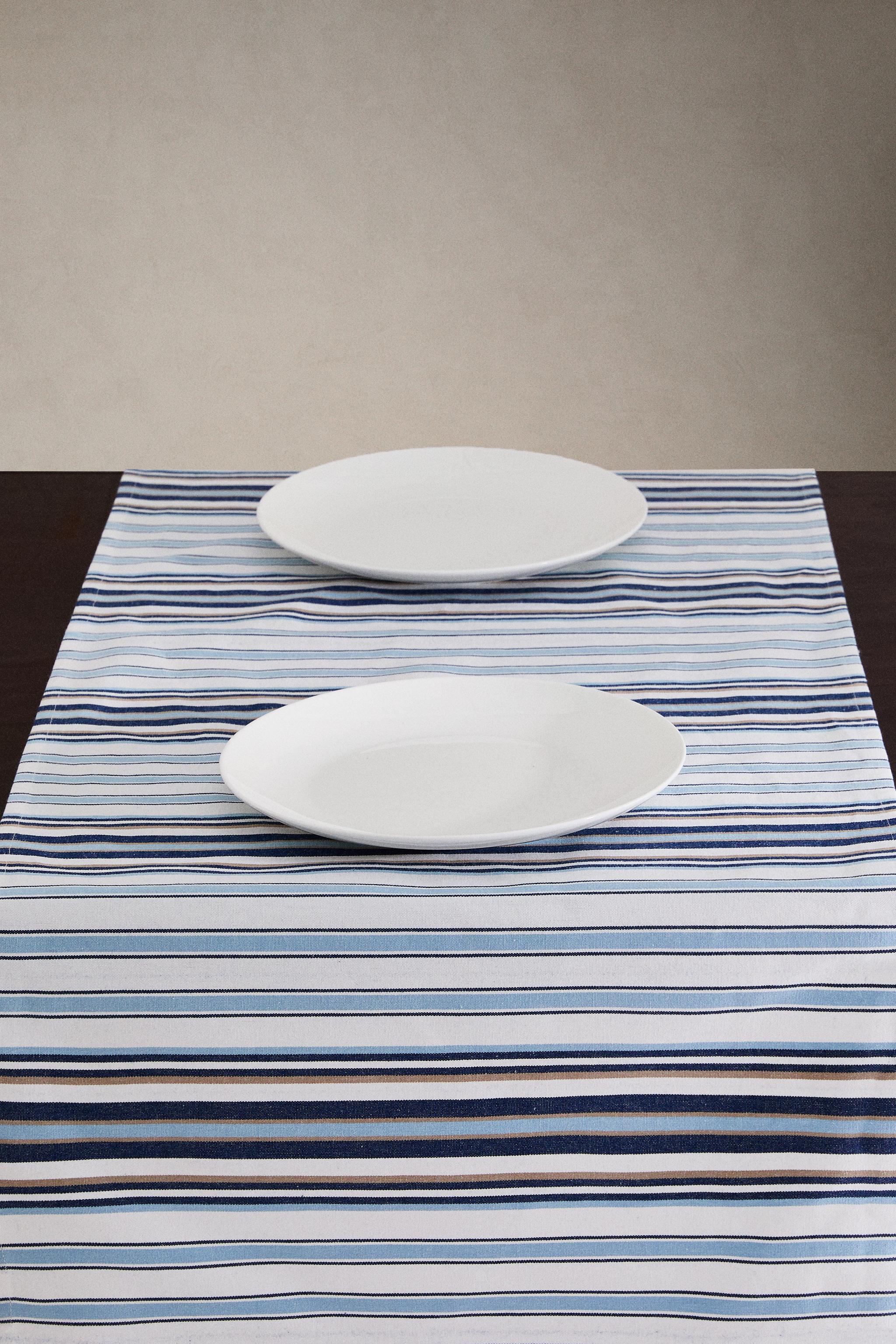 STRIPED TABLE RUNNER